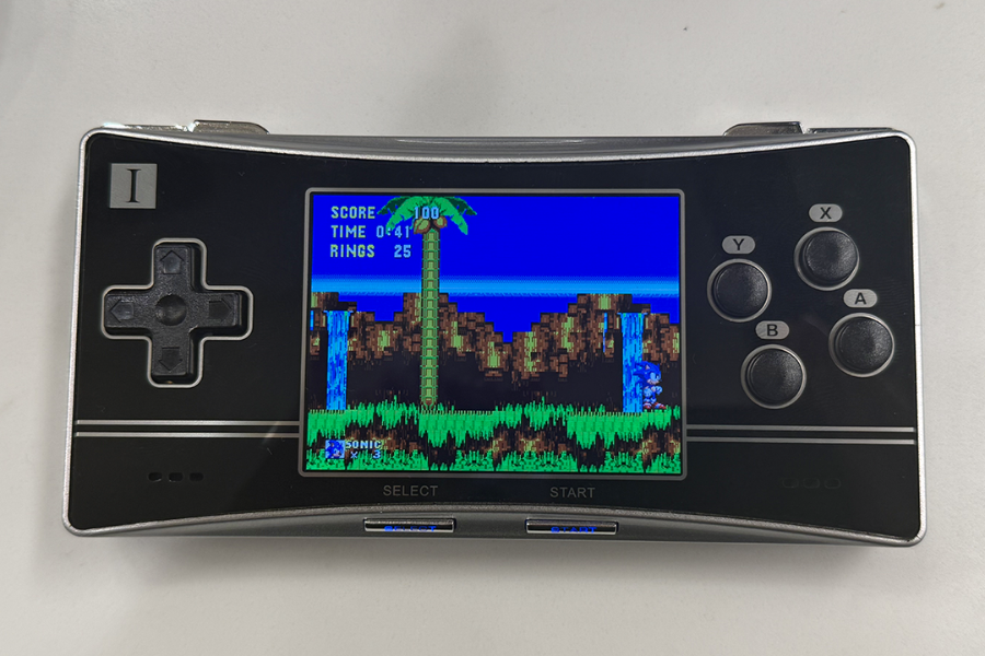 Retro handheld gaming device
